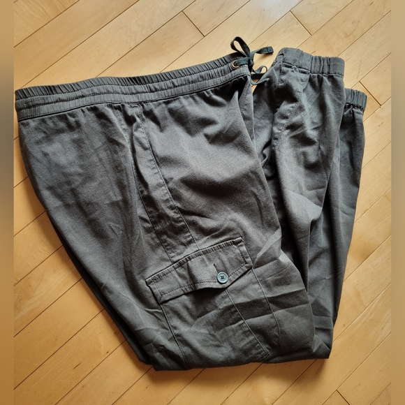 Olive Green Sateen Cargo Style Jogger UNIONBAY - Picture 2 of 5